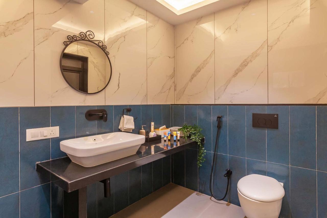 Villa Sereno: Elegant Retreat with Pool, Jacuzzi, and Entertainment Alibag Exterior photo