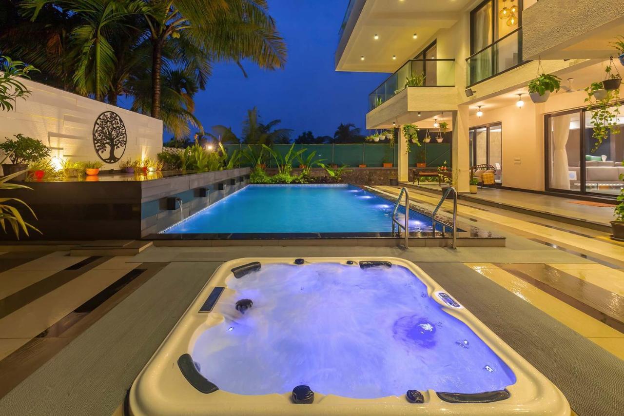 Villa Sereno: Elegant Retreat with Pool, Jacuzzi, and Entertainment Alibag Exterior photo